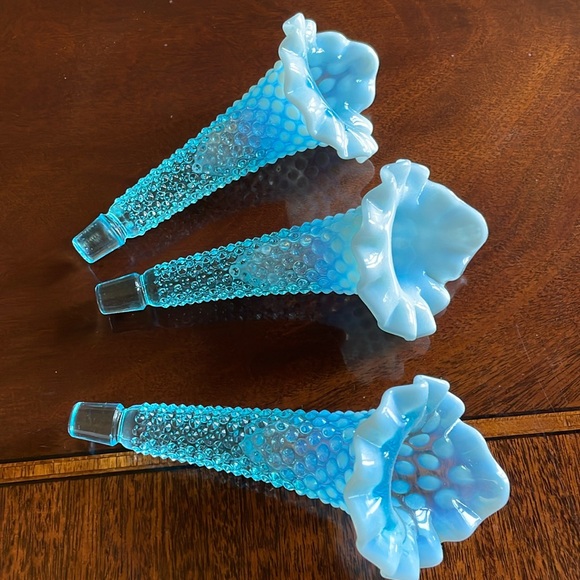 Fenton Blue Opalescent Epergne Mini 3 horn - Picture 6 of 10